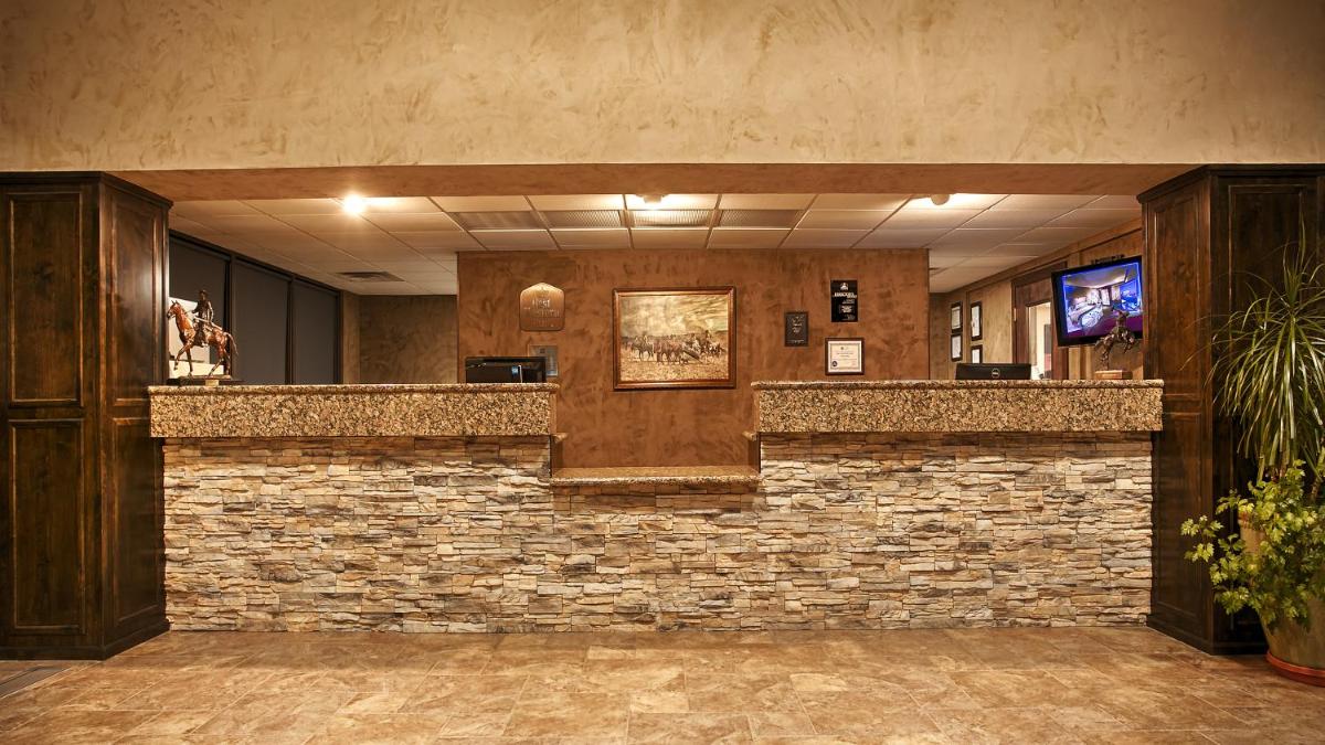Best Western Plus Raton Hotel - Housity