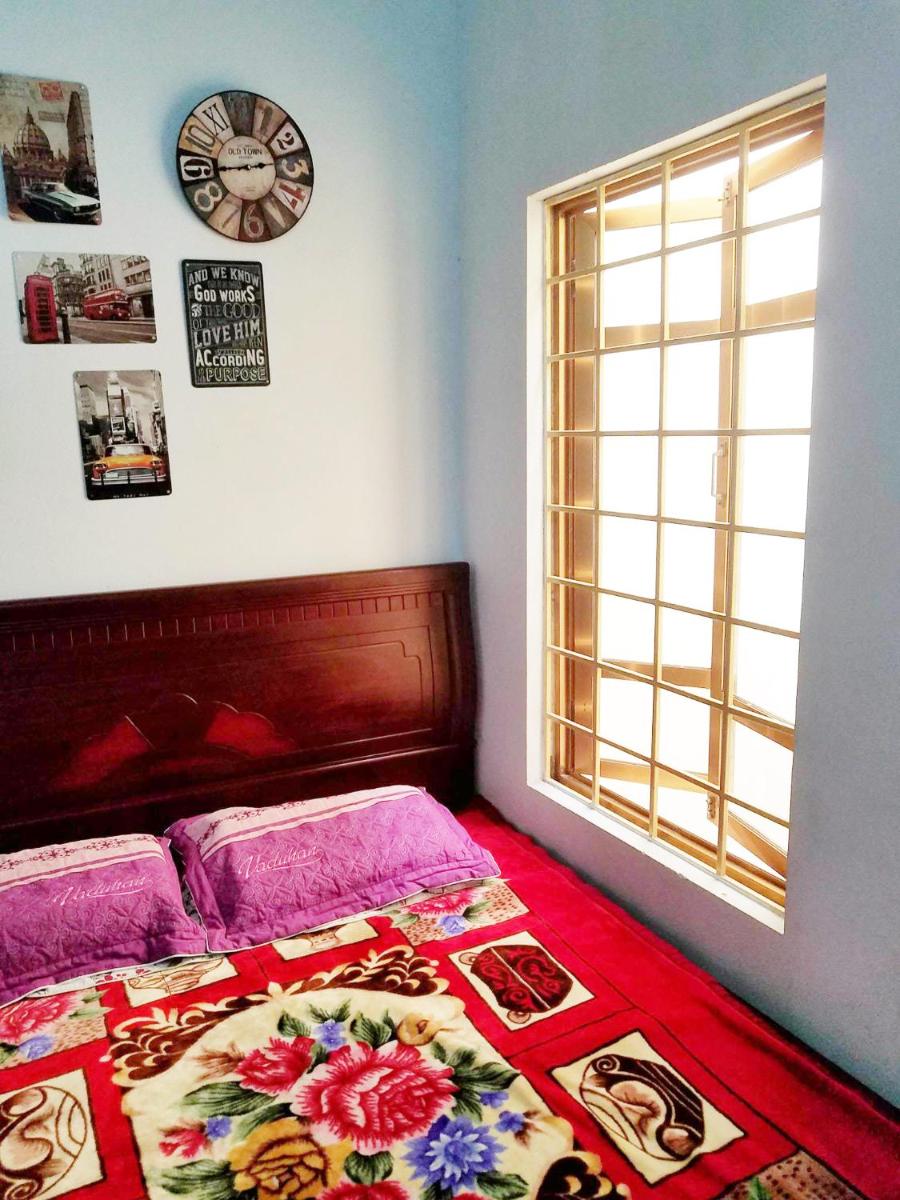 Private room, international area, near Airport - Housity