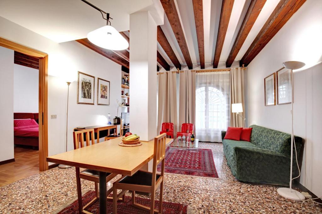 Suitetrails - Saint's Mark Apartment Venice