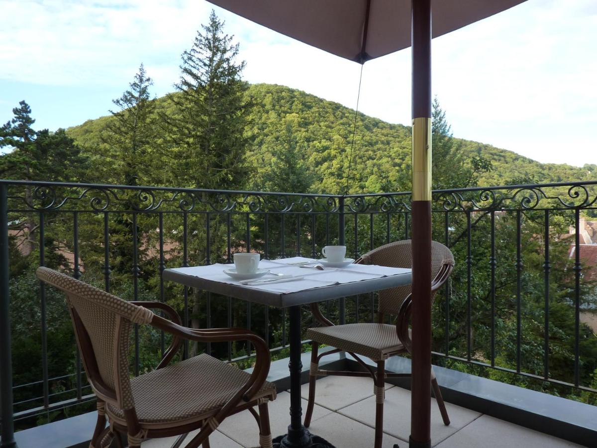 Vue générale sur la montagne ou vue sur la montagne depuis l'hôtel