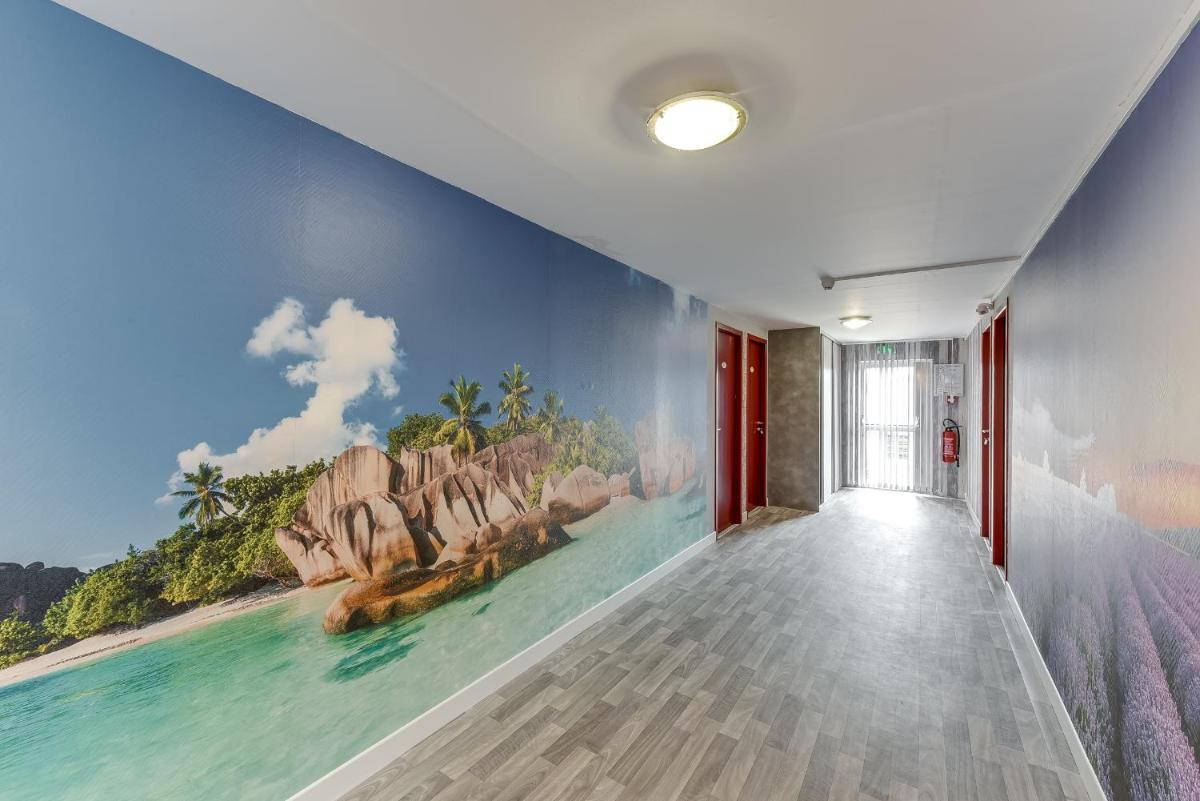 Confort Hôtel Thouars - Housity