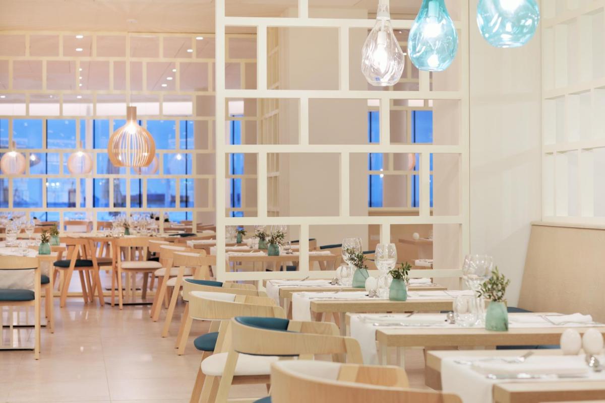 Un restaurante o sitio para comer en Iberostar Selection Sábila - Adults Only