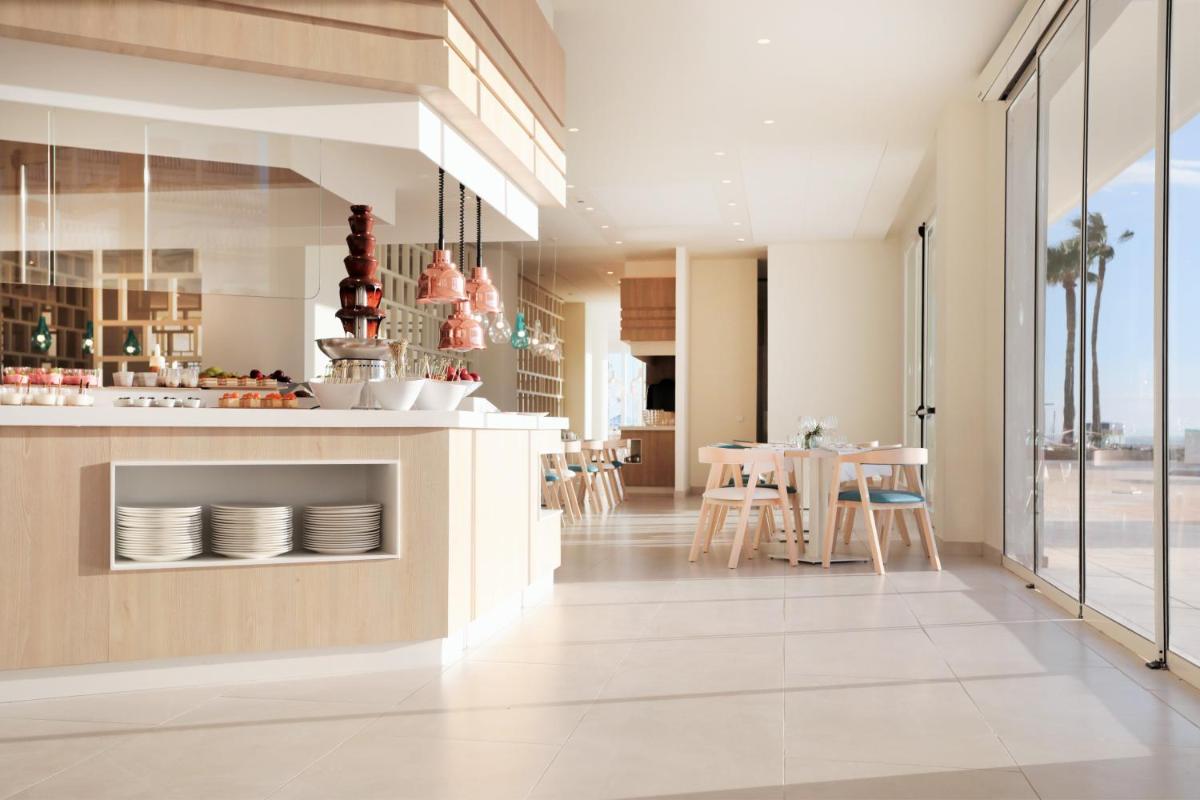 Una cocina o zona de cocina en Iberostar Selection Sábila - Adults Only