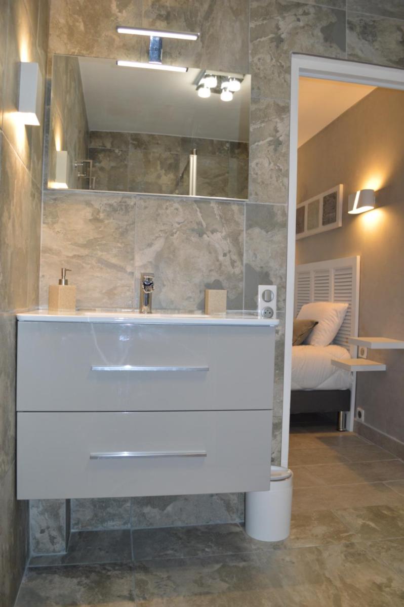 Villa La Terre Des Lauriers - Housity