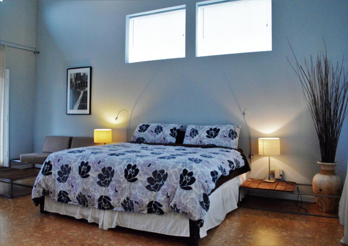 Modern B & B - Hizvo