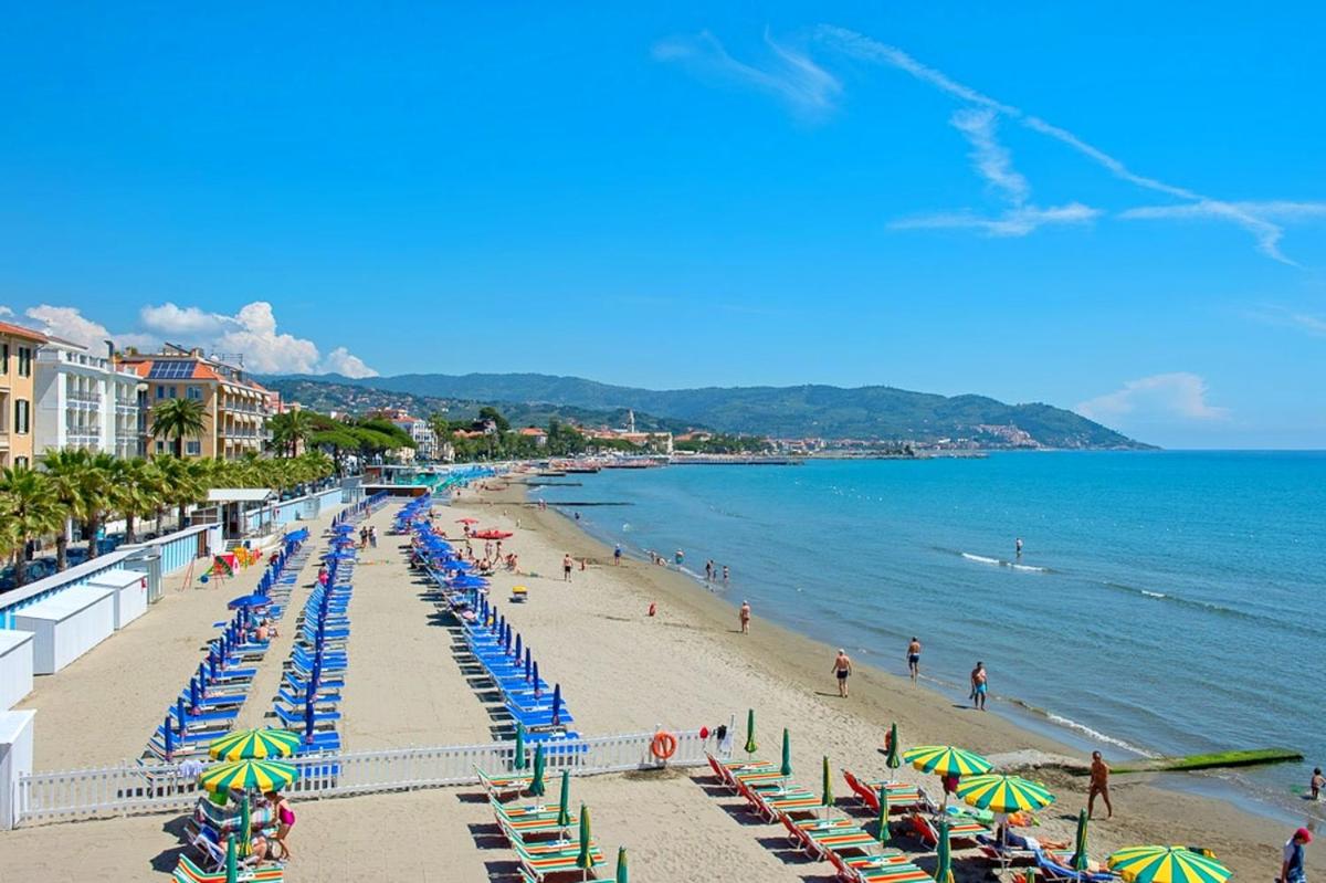 Casa Vacanza Marina, in pieno centro a pochi passi dal mare e con aria condizionata! - Housity