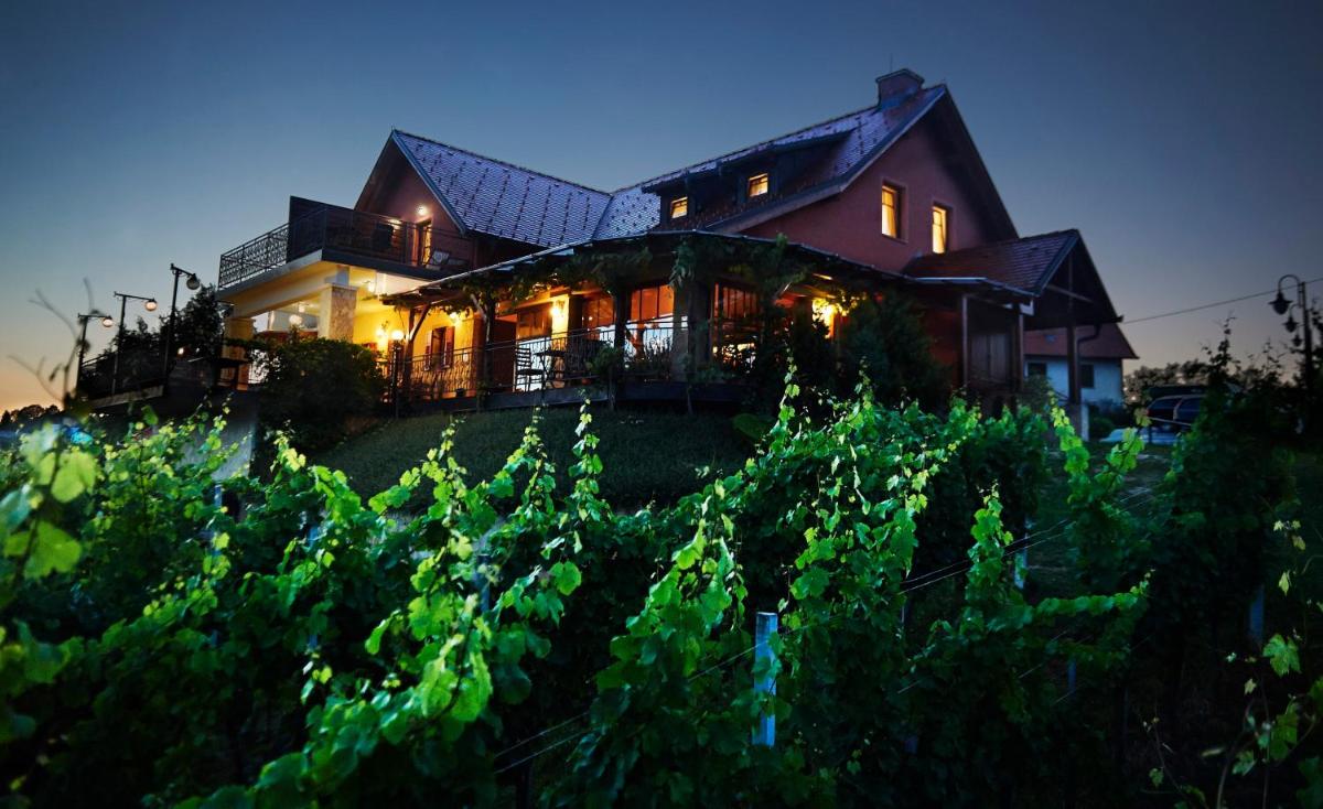 Tourism Tompa - Housity