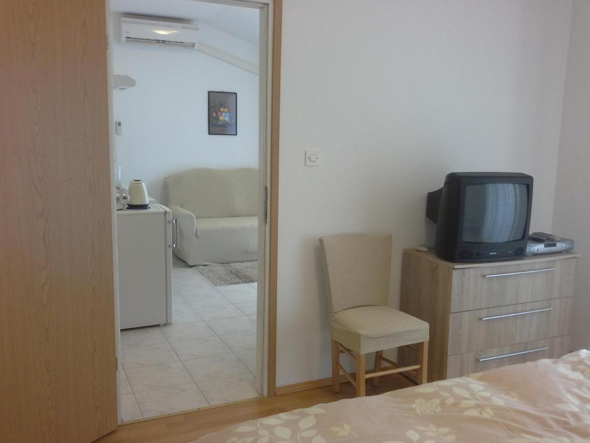 Apartments Liliana Pula - Housity