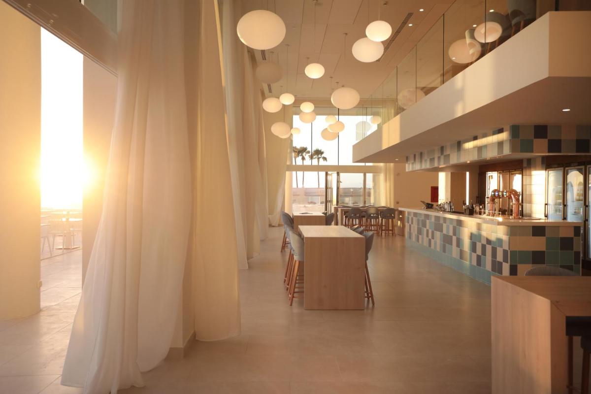 Un restaurante o sitio para comer en Iberostar Selection Sábila - Adults Only