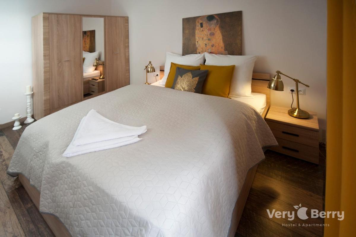 Very Berry - Orzeszkowej 16 - MTP Apartment, parking, check in 24h - Housity