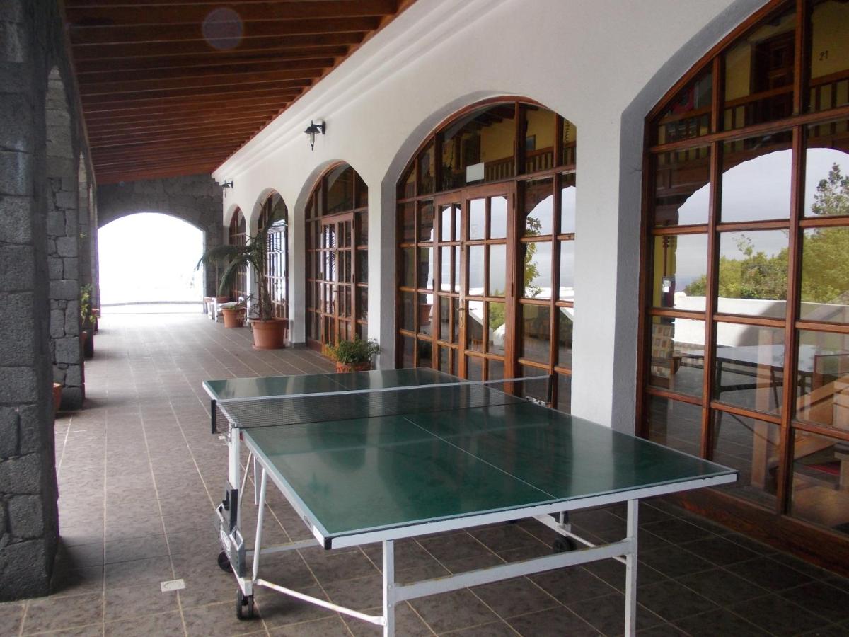 Instalaciones para jugar al ping pong en Hotel La Palma Romántica o alrededores