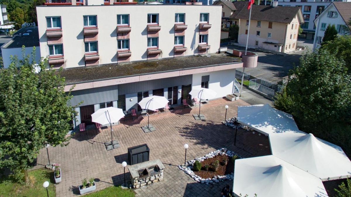 Hotel Sursee - Housity