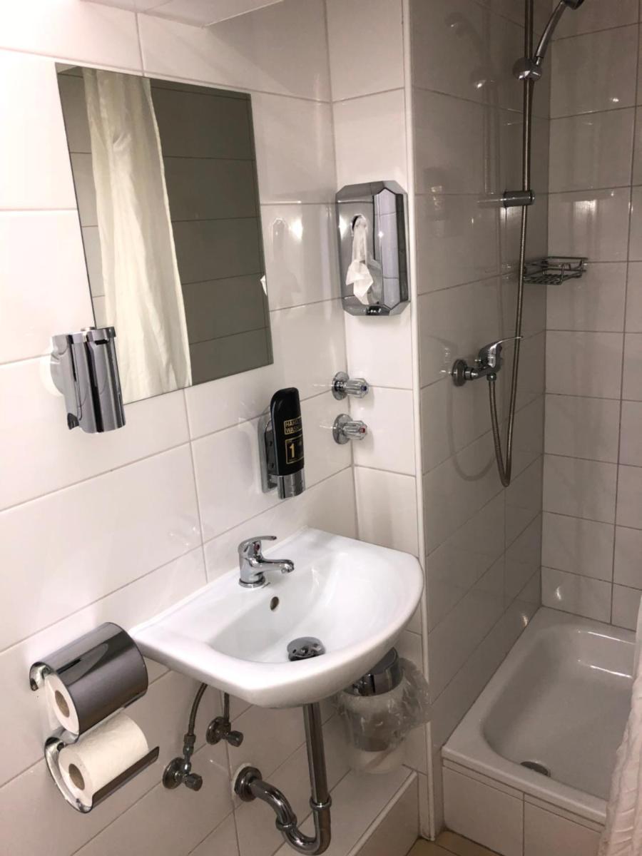 Hotel Moji Köln - Housity