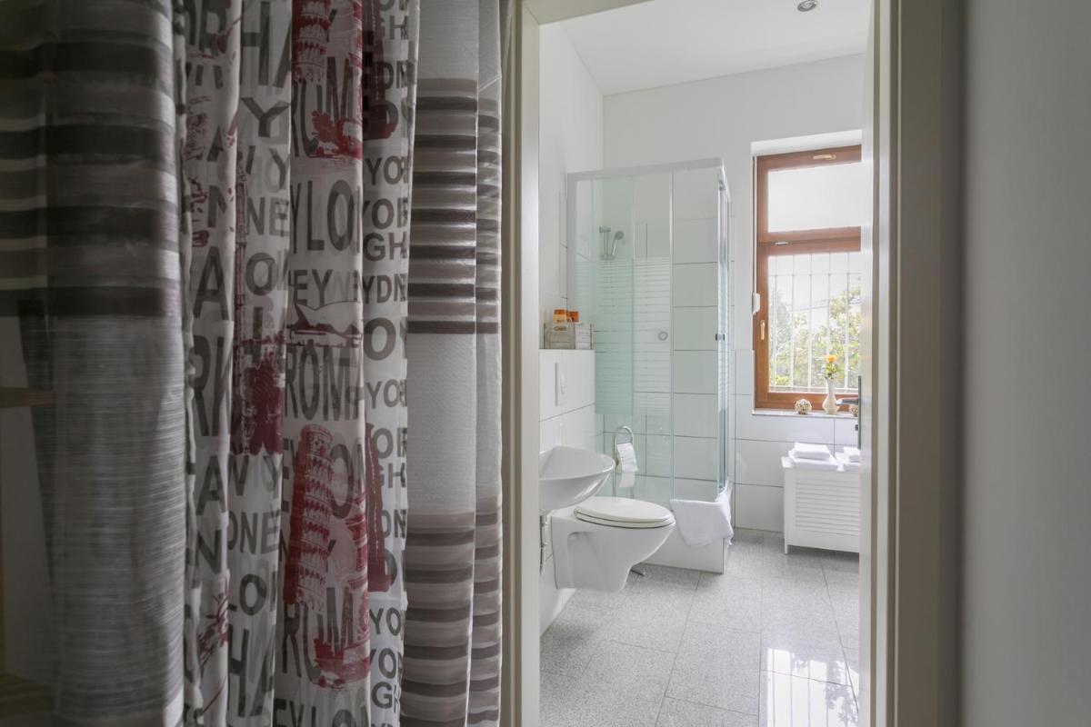 Suitetrails - City Studio Apartment for 4, near Sonnenallee