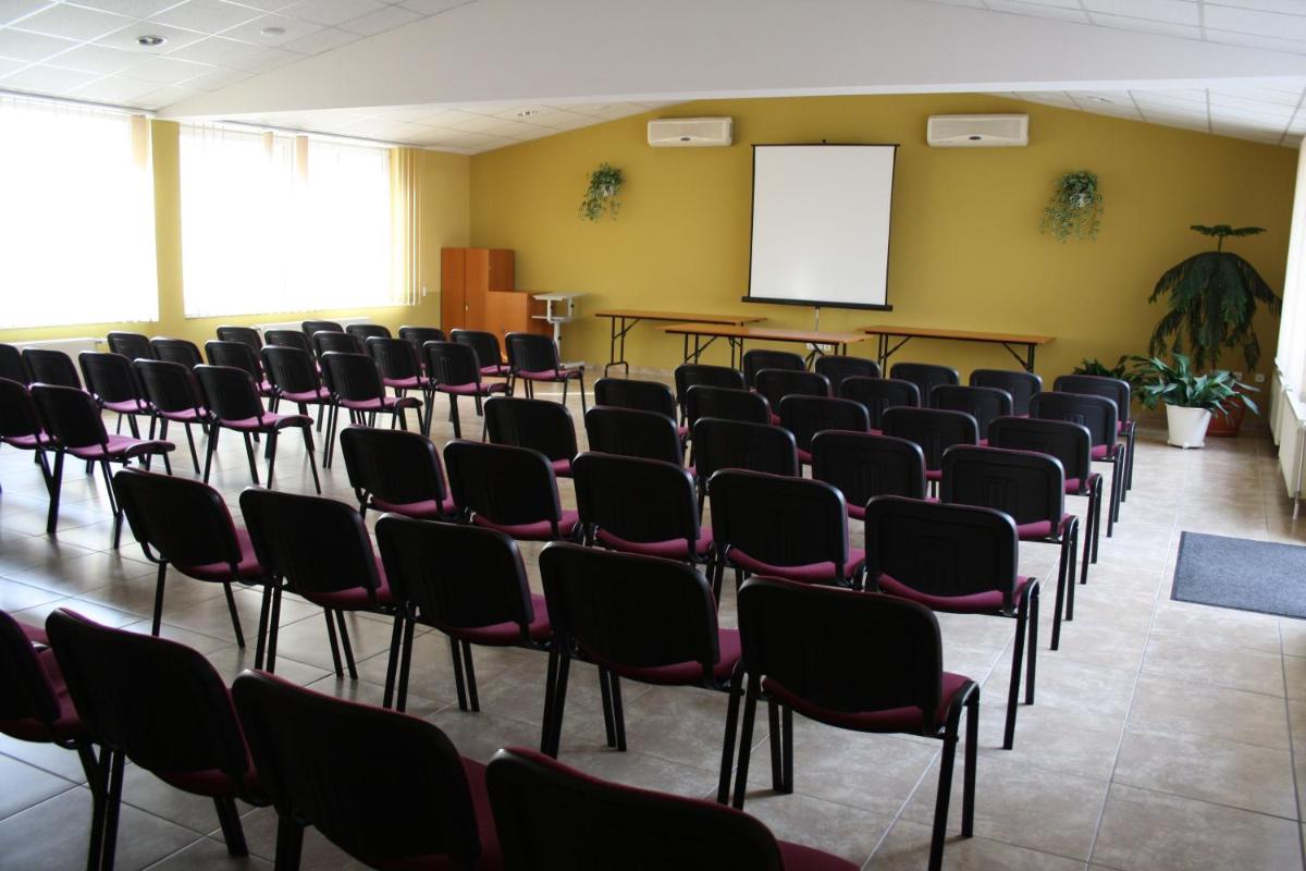 Hotel Thelena - Housity