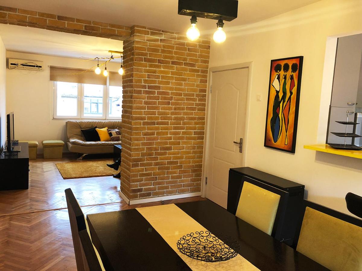 Lemon Tree Apartment - Housity