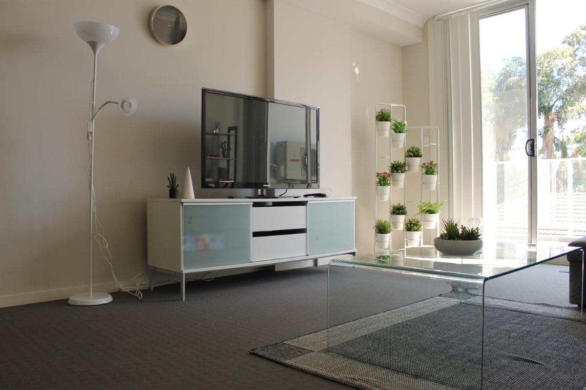 Enjoyable Holiday Home For Group Six - Housity