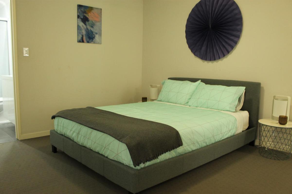 Enjoyable Holiday Home For Group Six - Housity