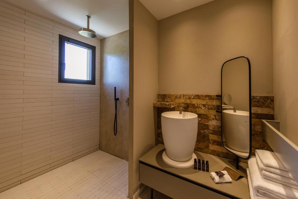 Salle de bains dans l'établissement Misincu
