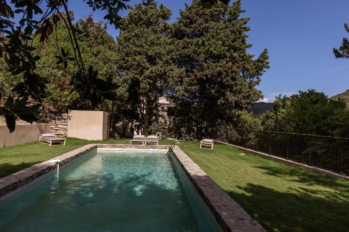 Piscine de l'établissement Misincu ou située à proximité