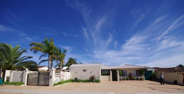 Astoria Retreat Bed & Breakfast - Housity