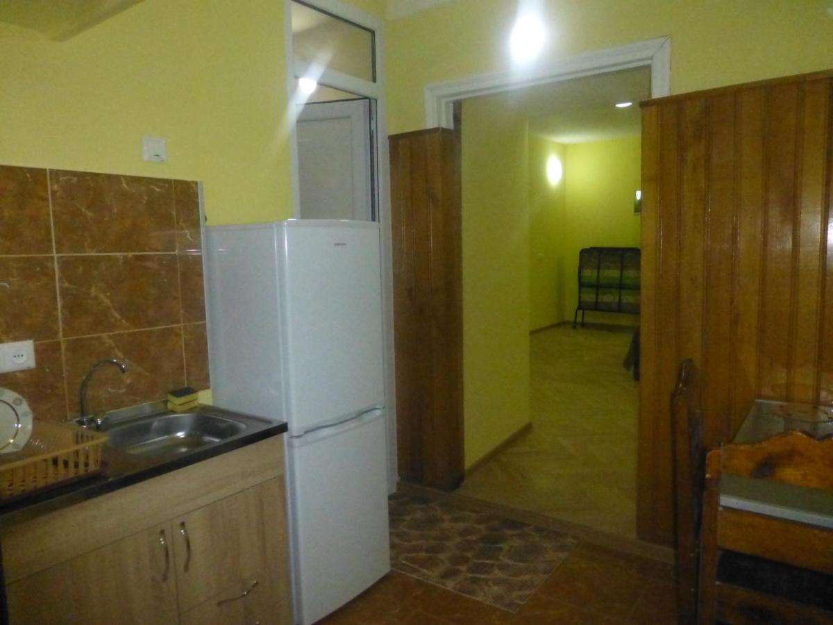 Room 1 - Housity