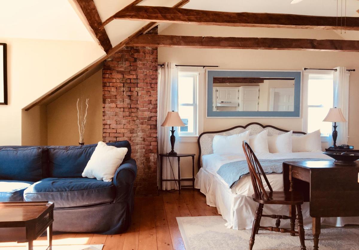 Treadwell Inn - Housity