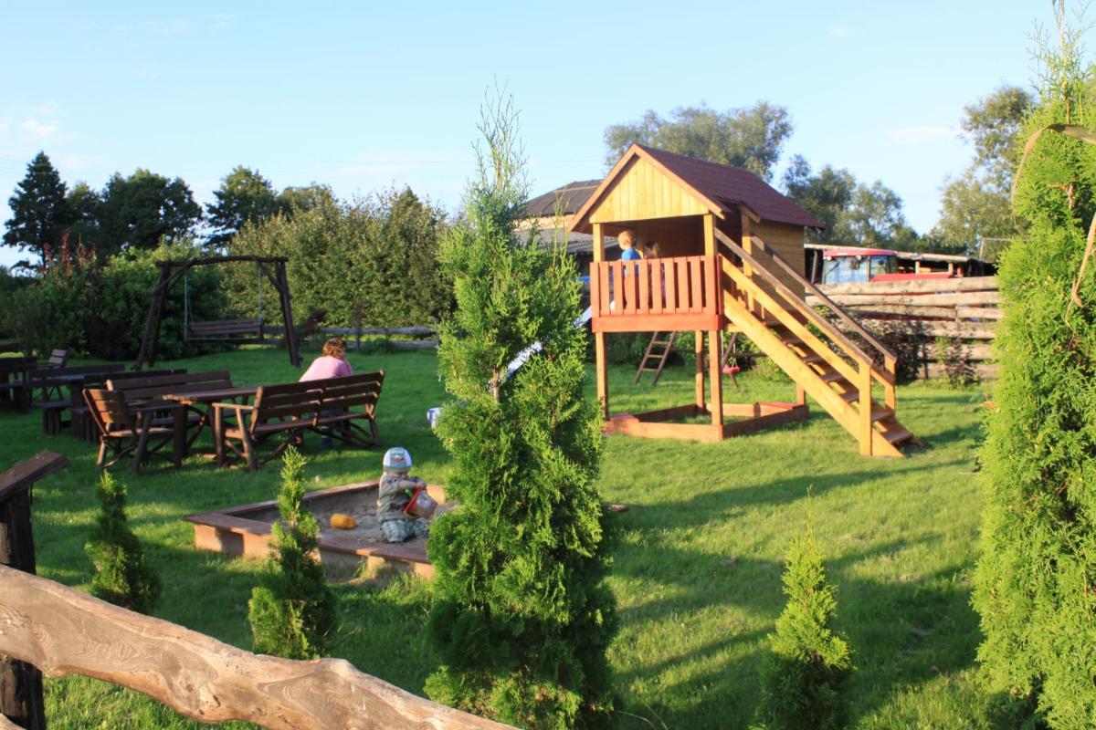 Folwark Łuknajno nad Jeziorem Śniardwy Gospoda Dziedzictwo Kulinarne Warmia-Mazury - Housity