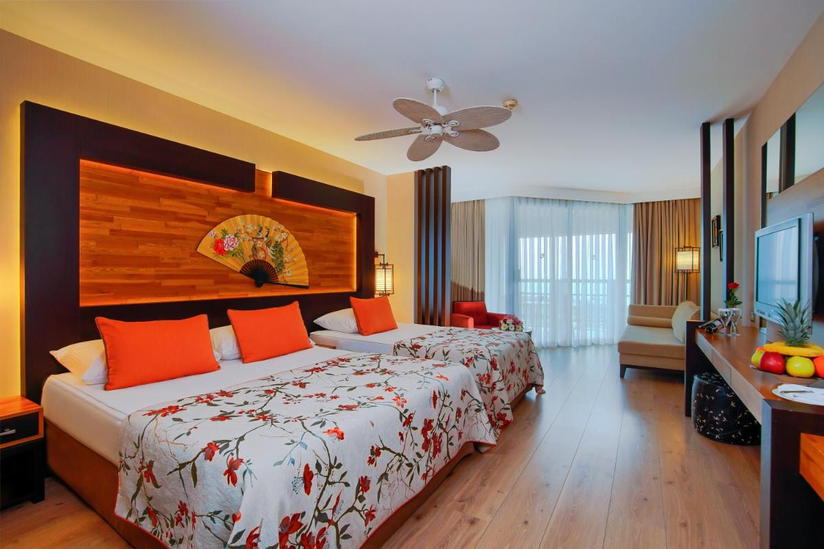 Limak Lara Deluxe Hotel & Resort Antalya - Housity