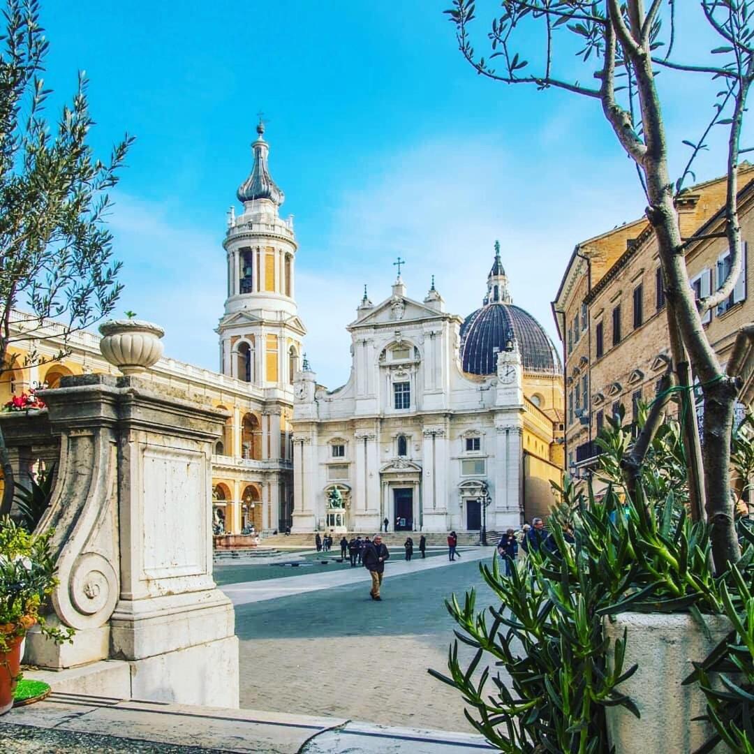 Hotel Pellegrino E Pace - Housity