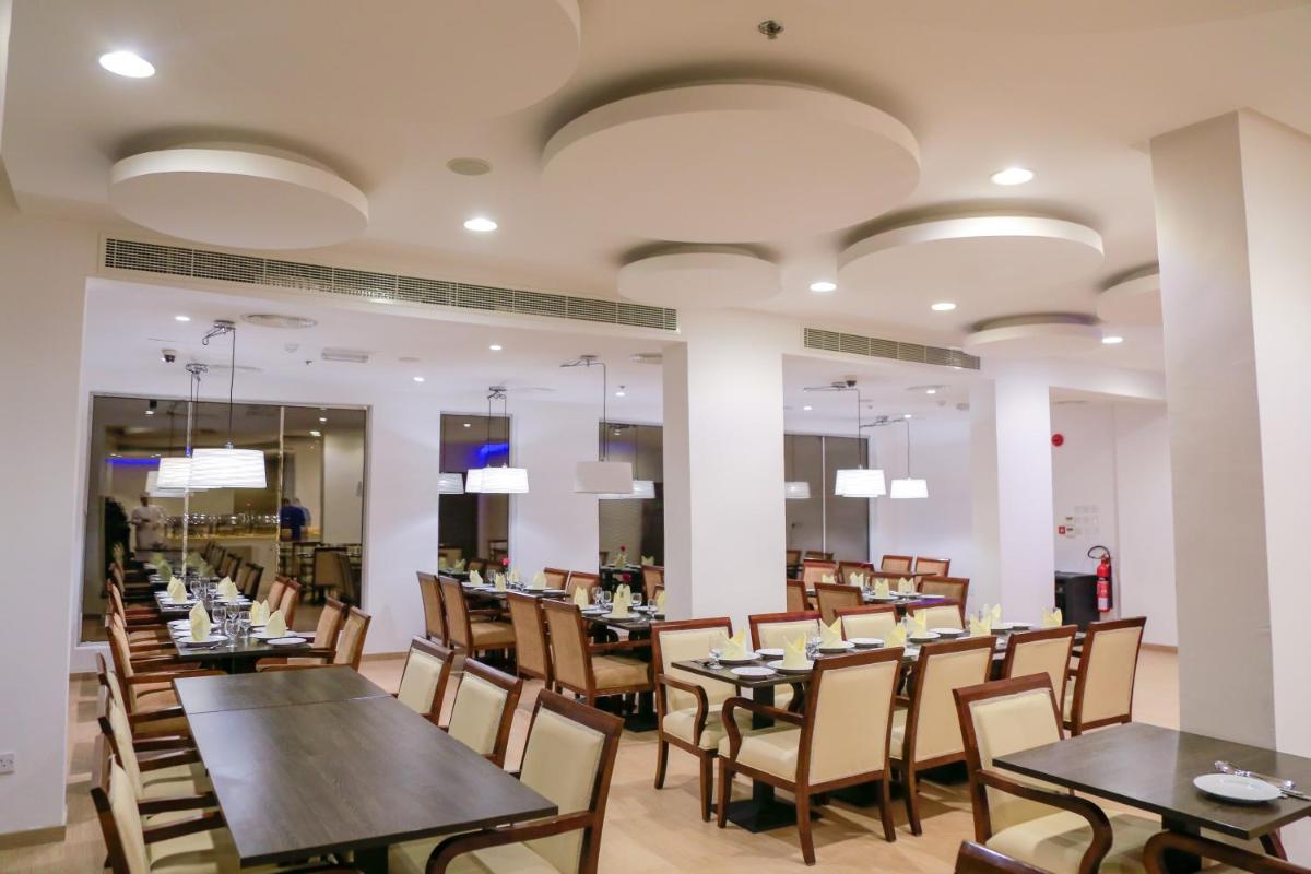 Suitetrails - Muscat Inn Hotel