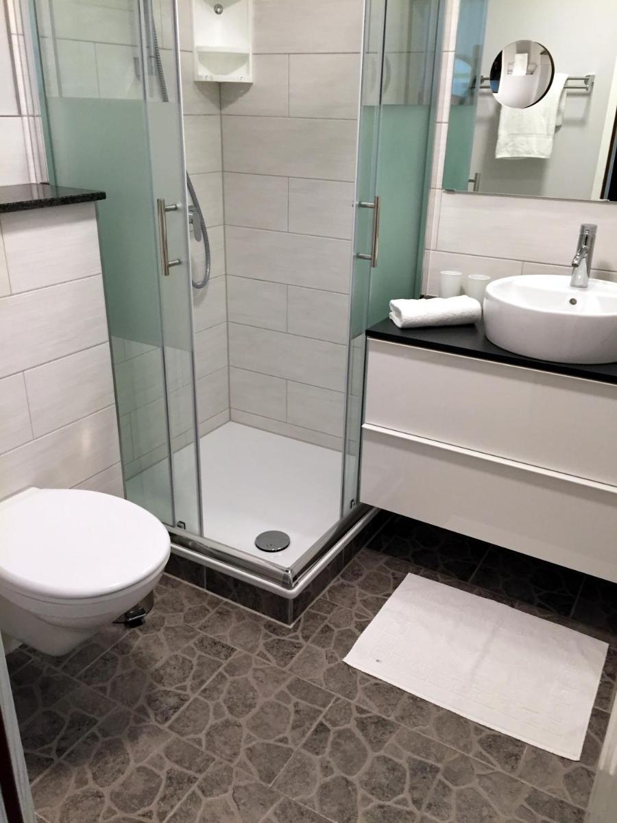 Hotel Hinz - Housity