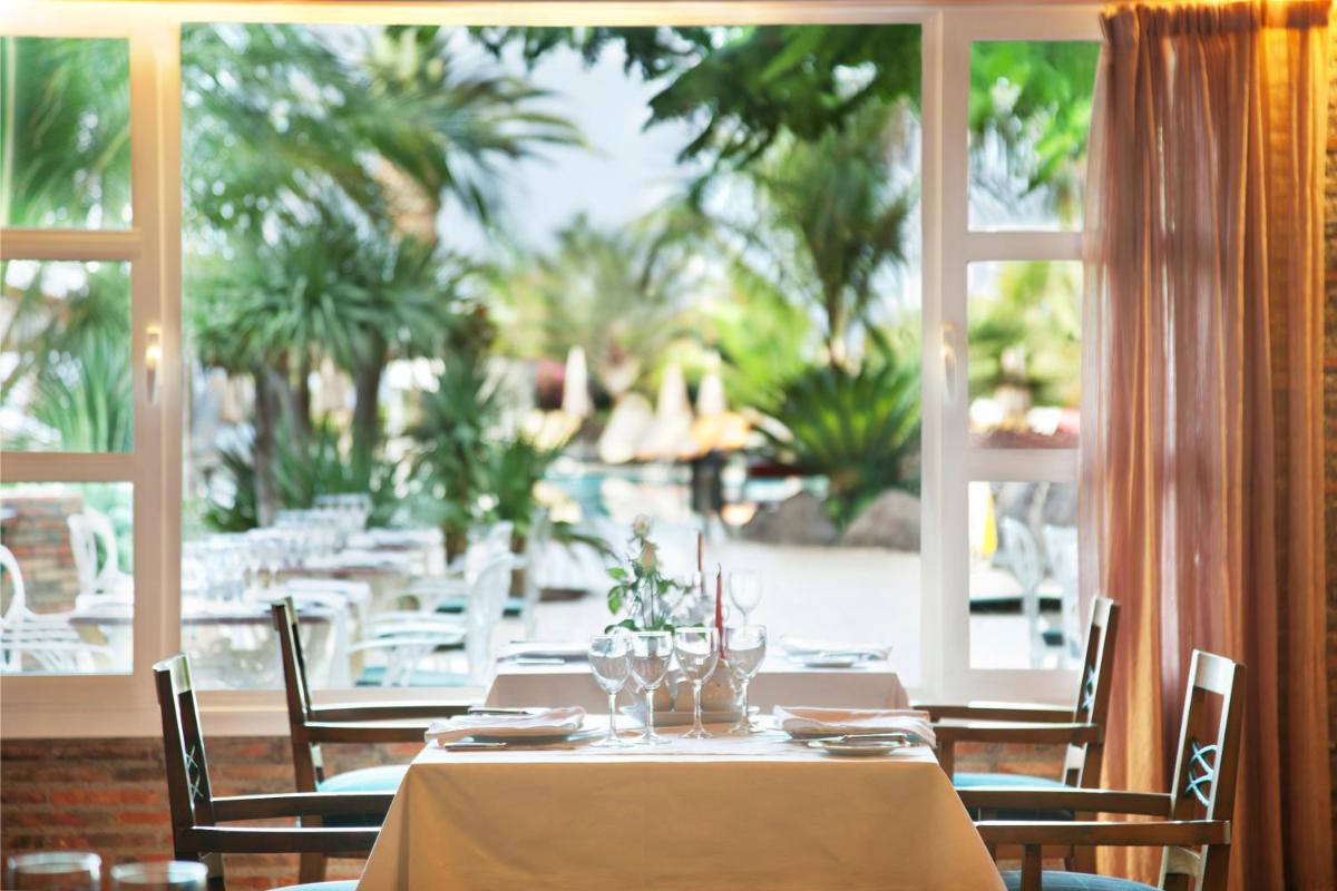 Jardín al aire libre en Adrián Hoteles Roca Nivaria
