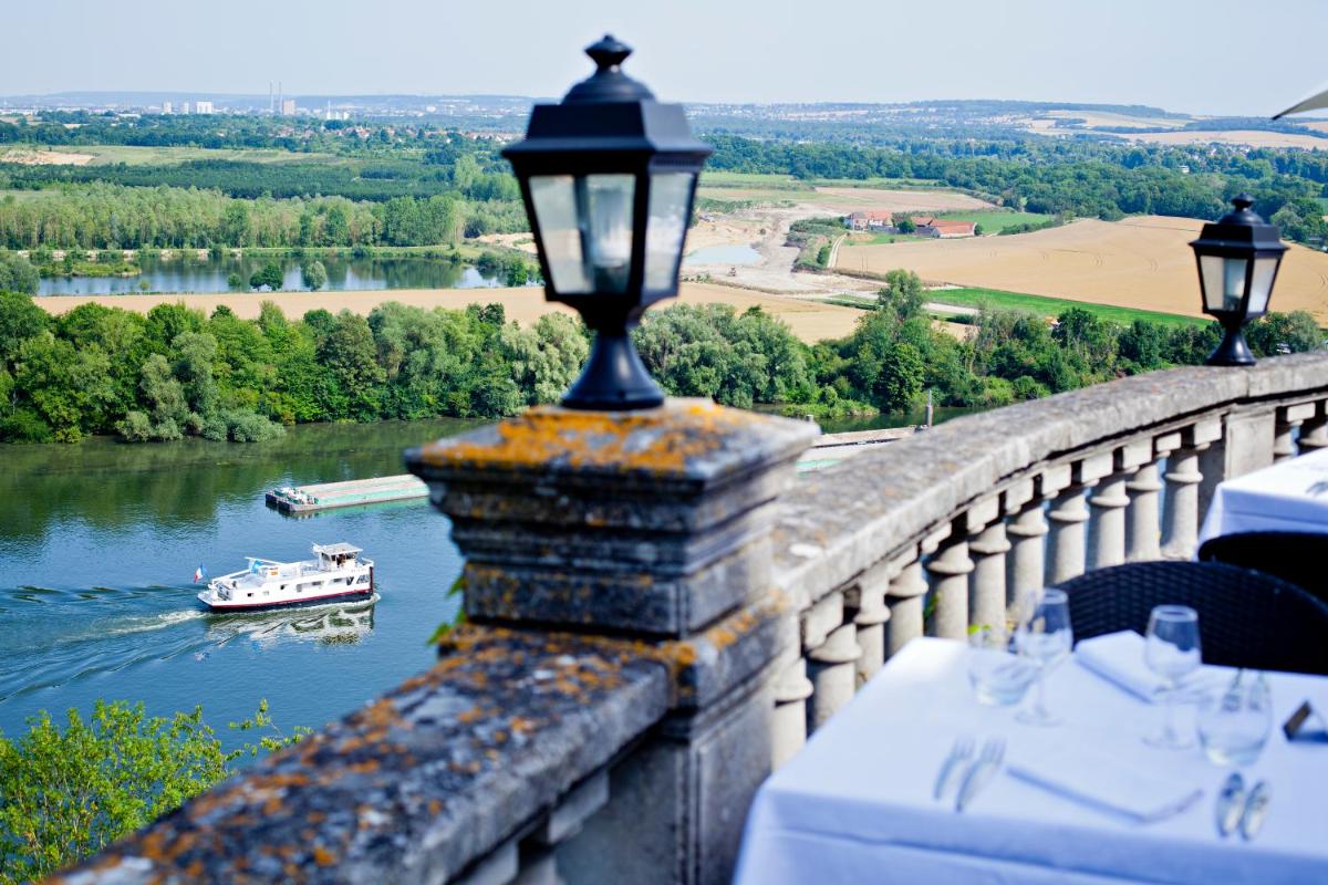 Vue sur la rivière ou le fleuve situé(e) à proximité de l'hôtel