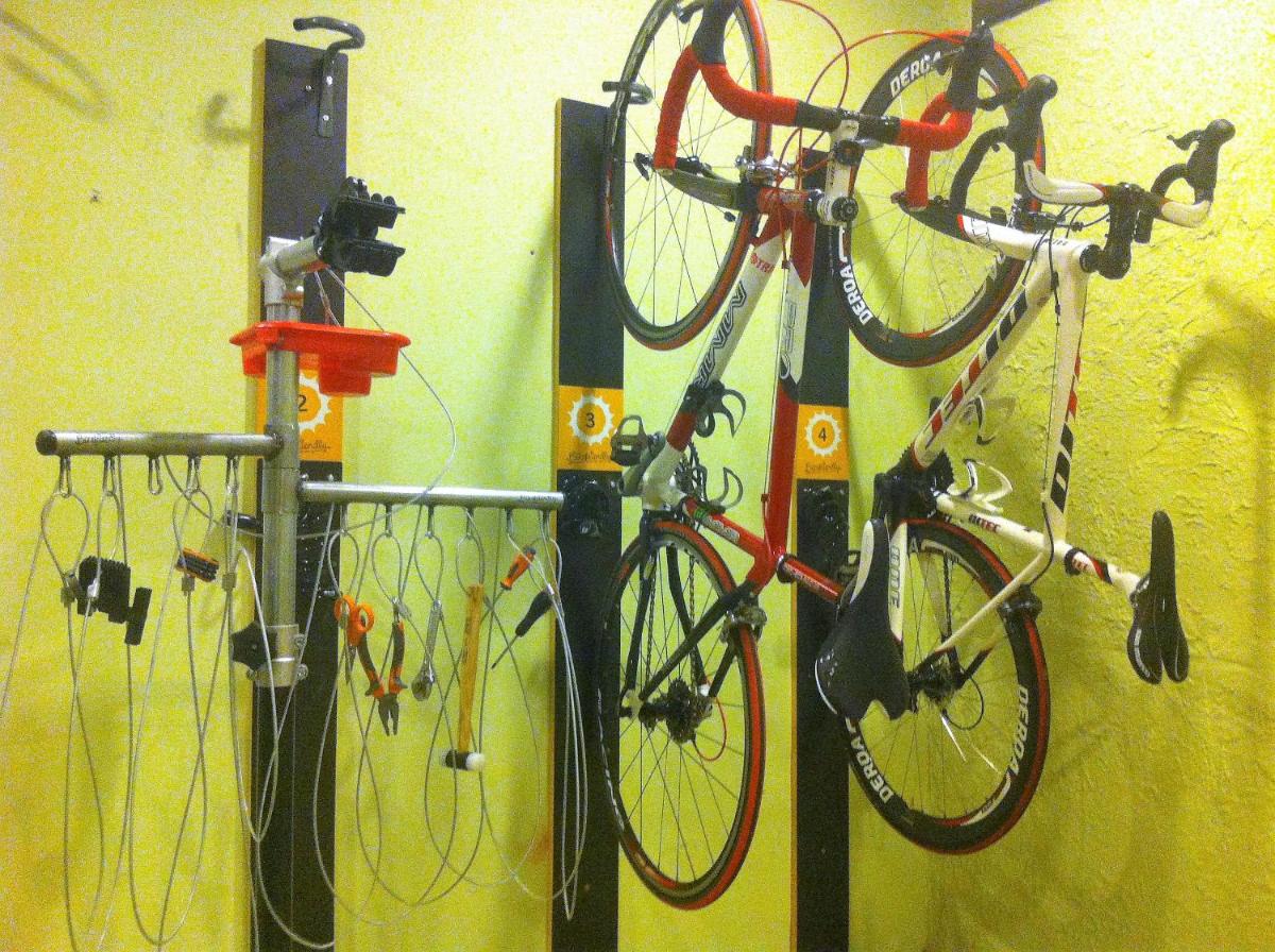 Montar en bicicleta en Hotel Santa Cristina Petit Spa o alrededores