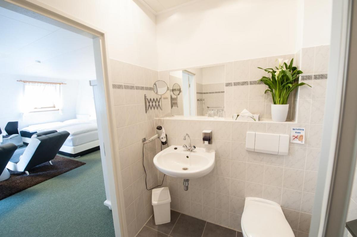 Hotel Forsthaus Sellin - Housity