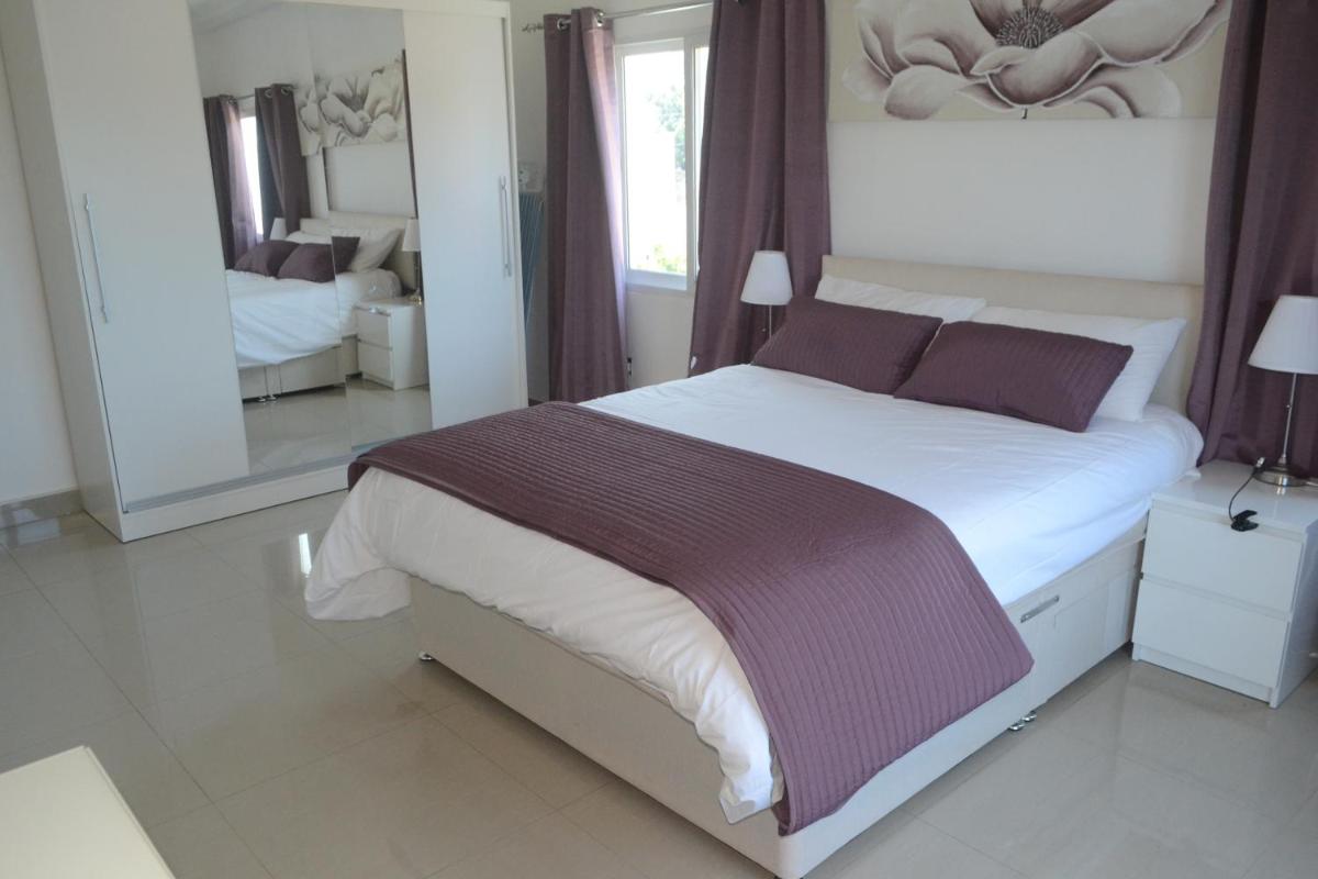 Drammeh's Villa - Housity