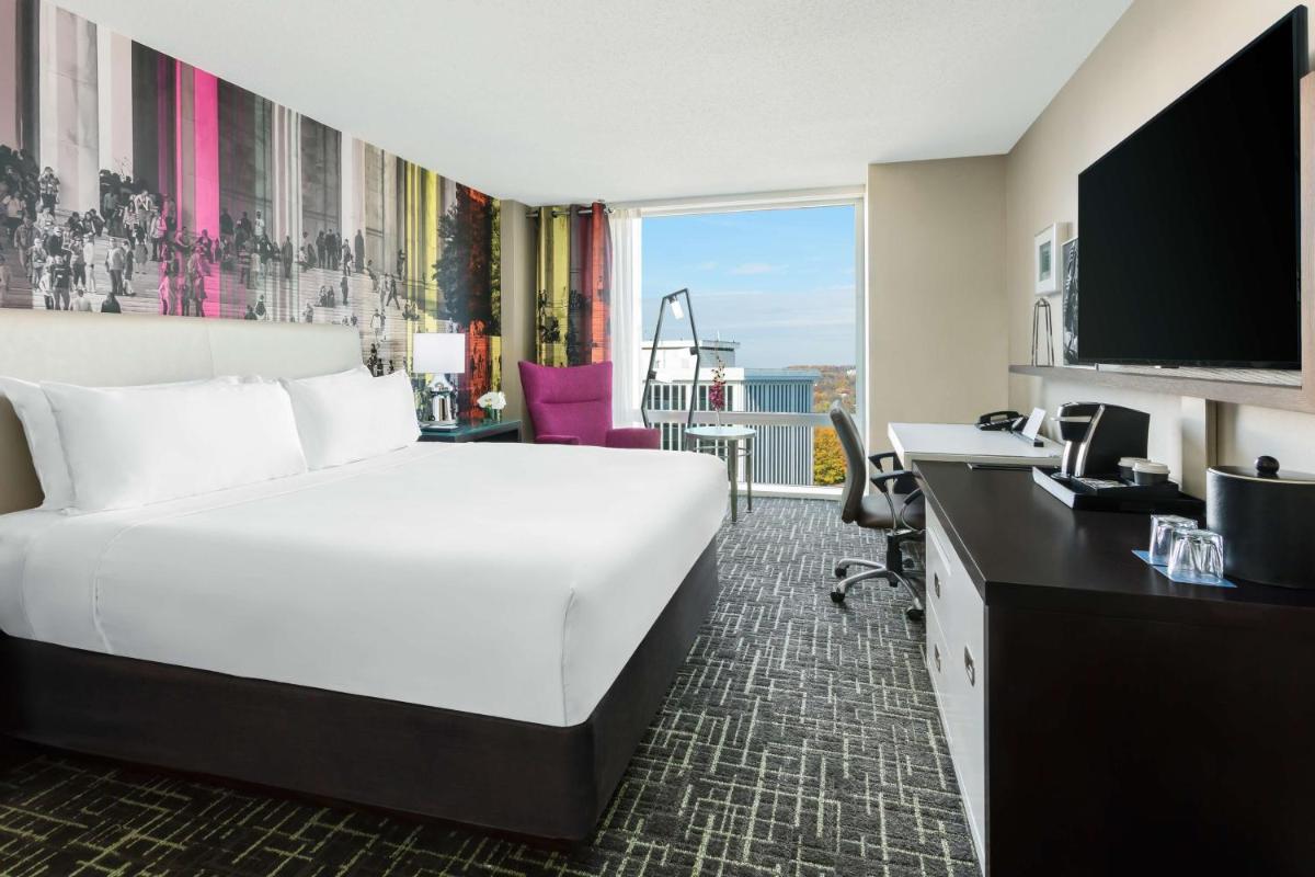 Hyatt Centric Arlington - Housity
