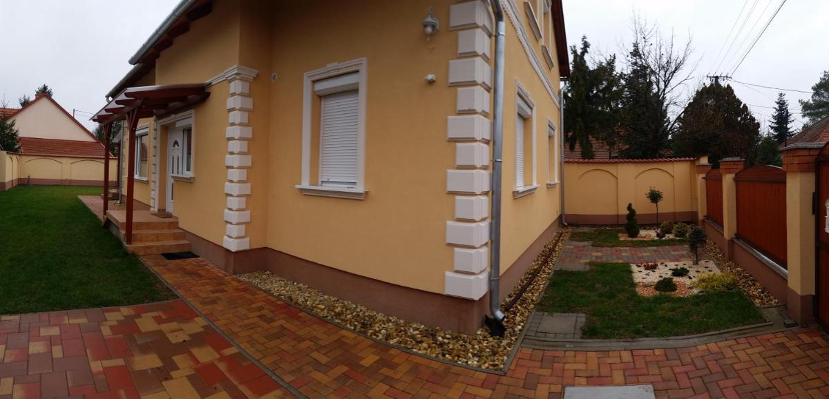 Central-Aqua Apartman - Housity