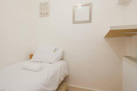 Watson Crescent - Housity