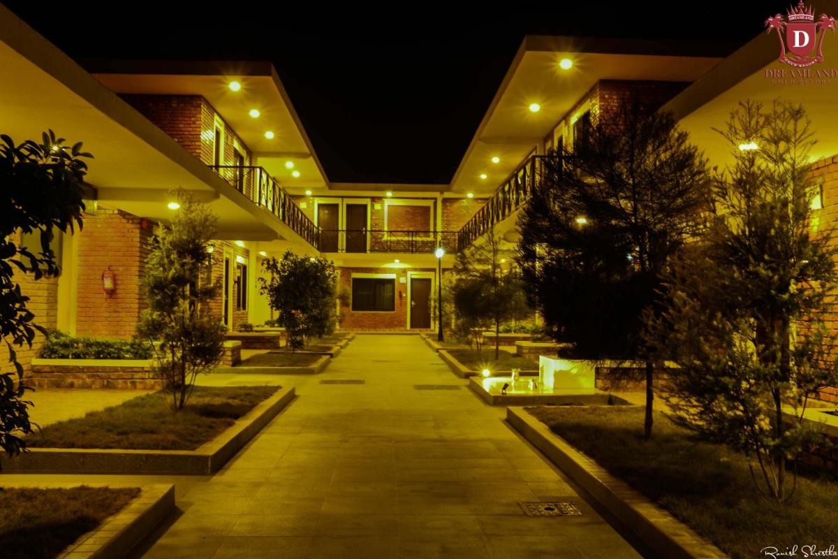 Dreamland Gold Resort & Hotel - Housity
