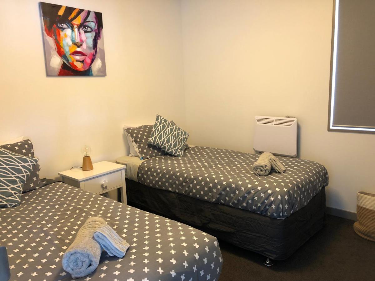 Lakeside View Apartment - Housity