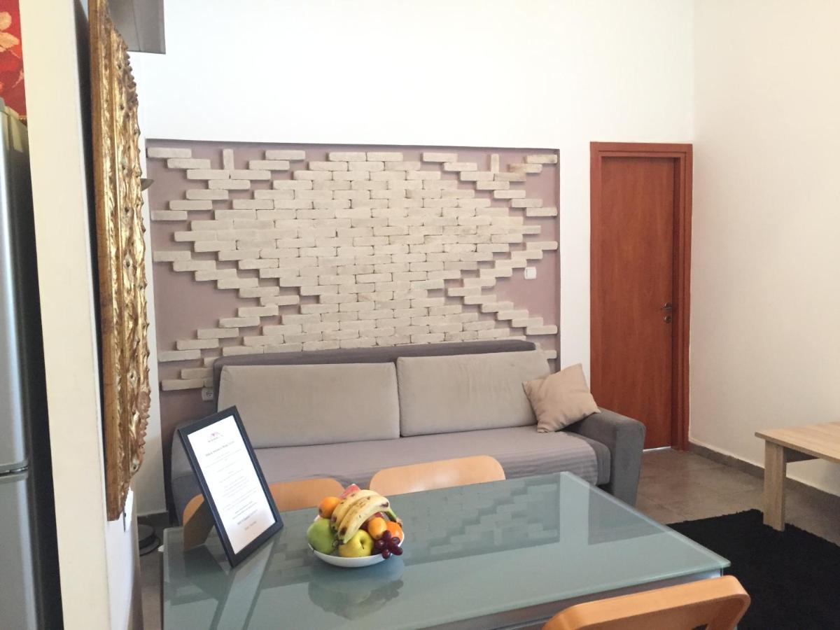 Miraks Ge'ula - Housity
