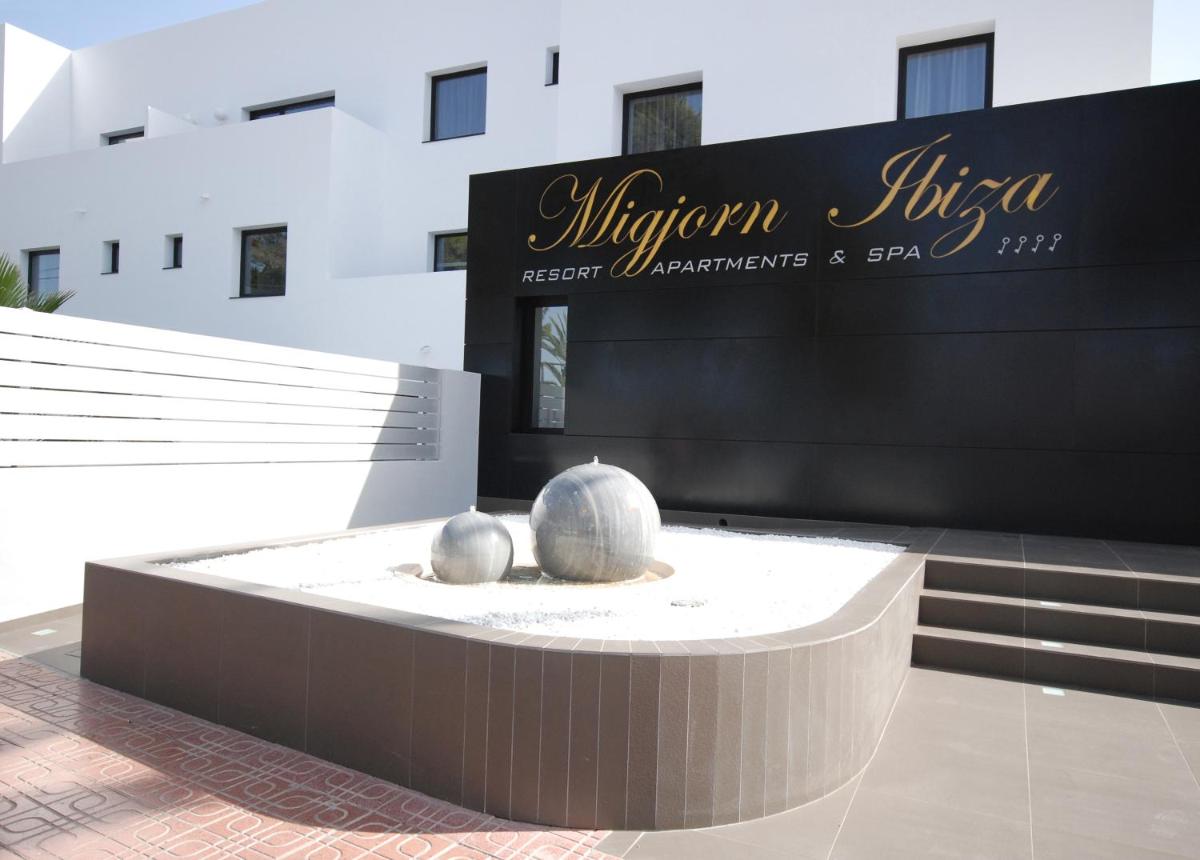 Imagen de la galería de Migjorn Ibiza Suites & Spa, en Playa d'en Bossa