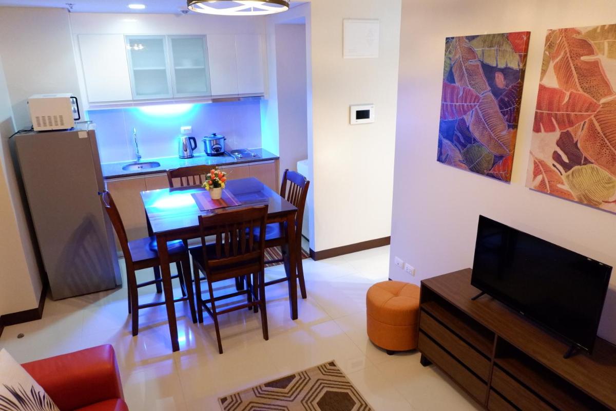 Travellers 101 Condo near Manila Airport - Hizvo