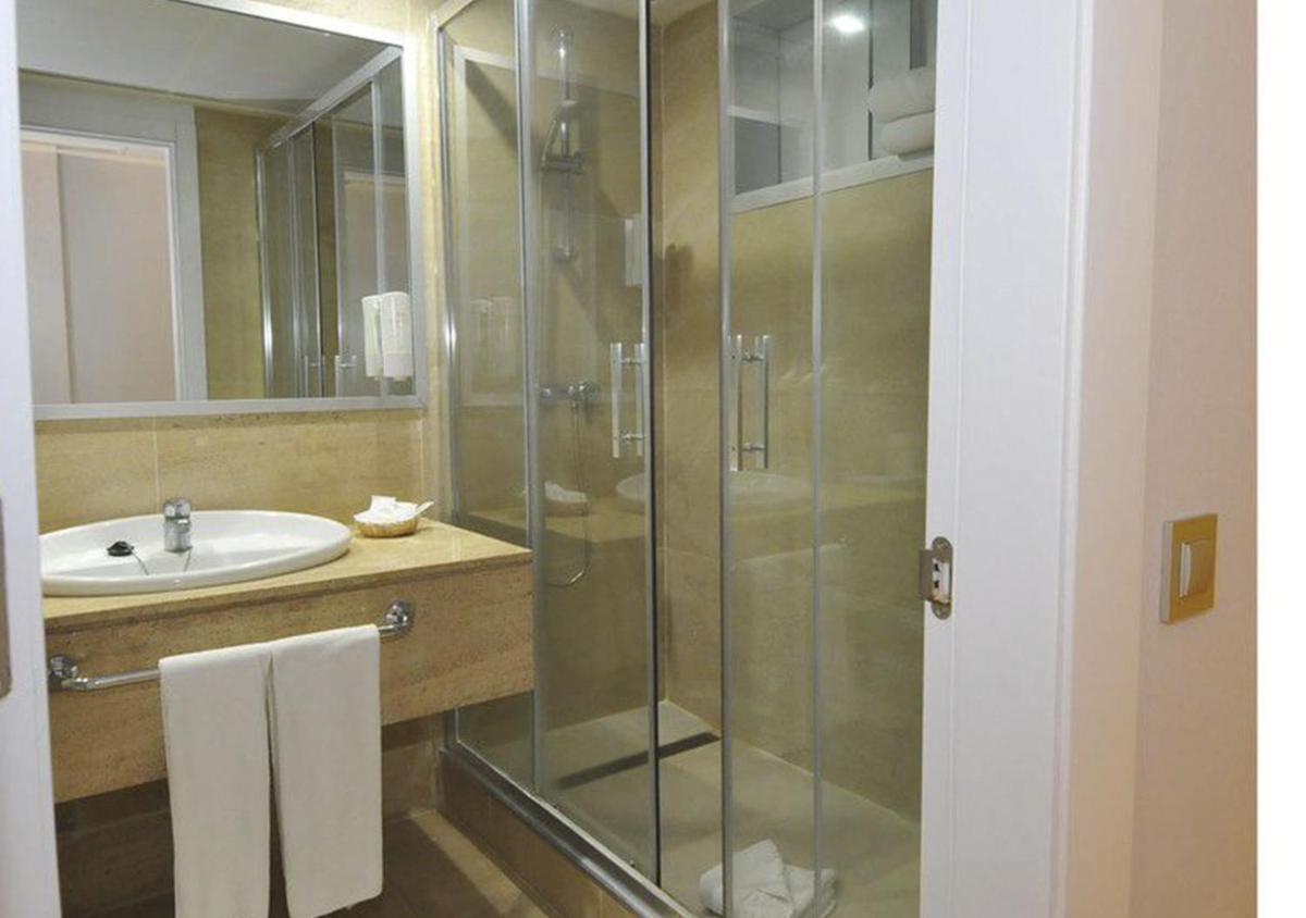 Un baño de Paradise Park Fun Lifestyle Hotel
