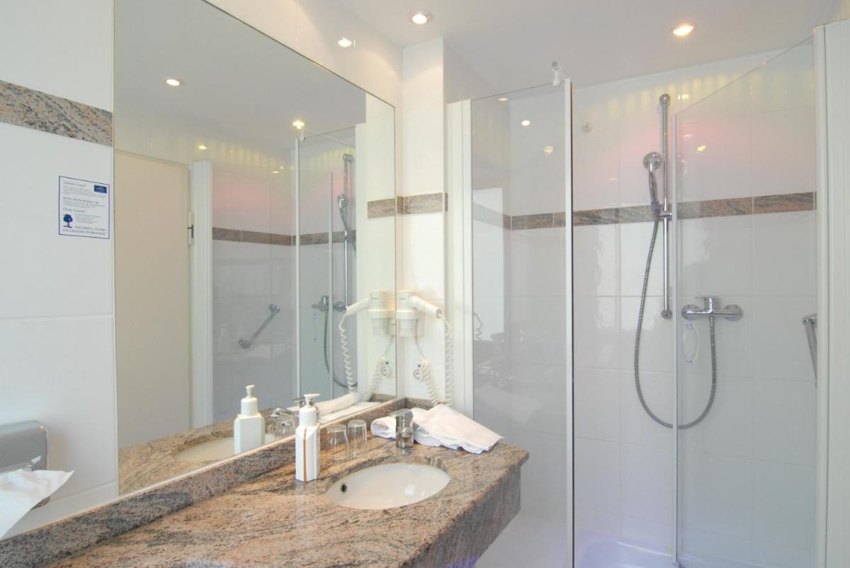 Hotel Amba - Housity