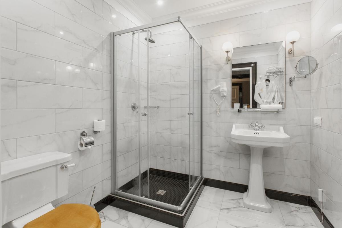 Wall Street Maestro - Housity