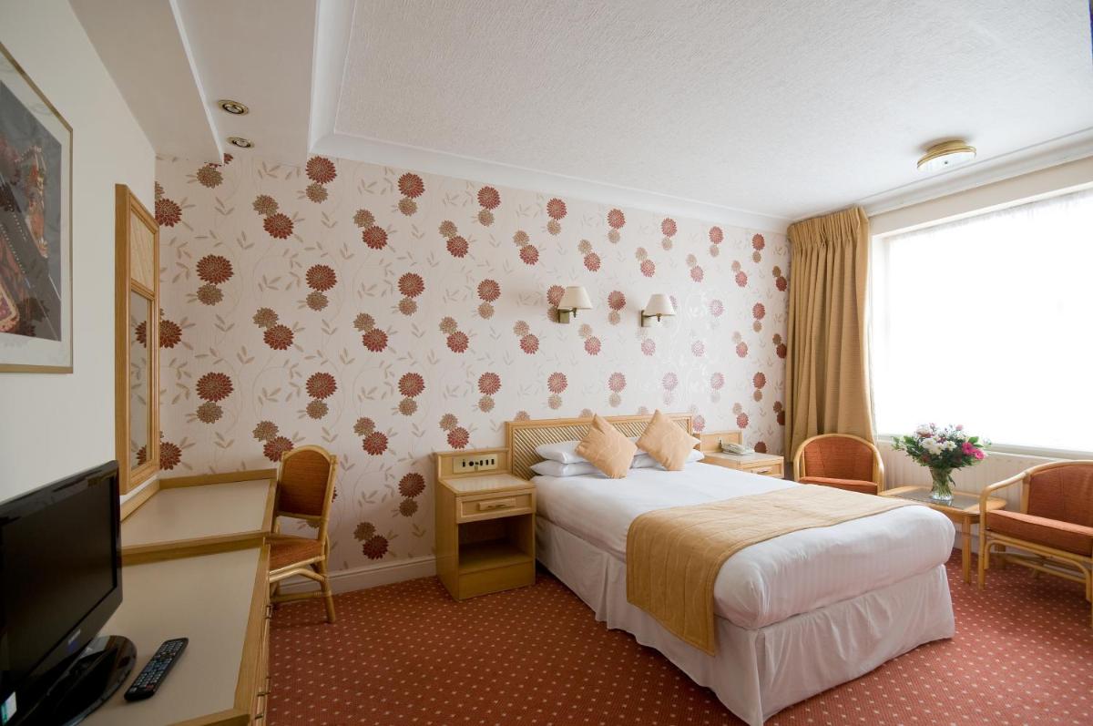Royal Beach Hotel - Housity