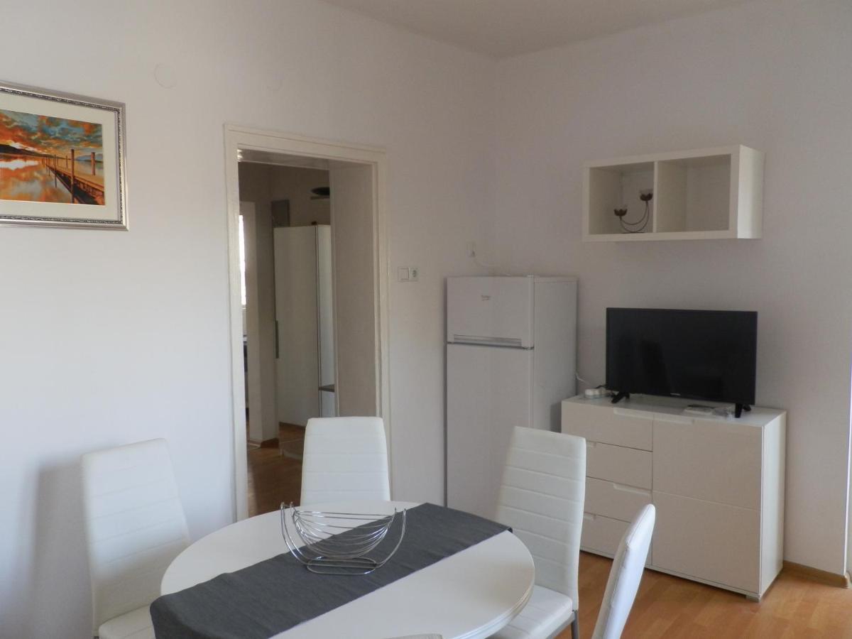 Silver House - Housity
